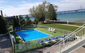 Riviera Hotel Mackinaw City